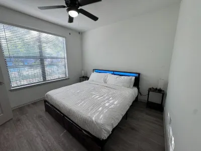 Cozy 1-BHK apartment in welcoming Frisco. Closer to Legacy West and the Star