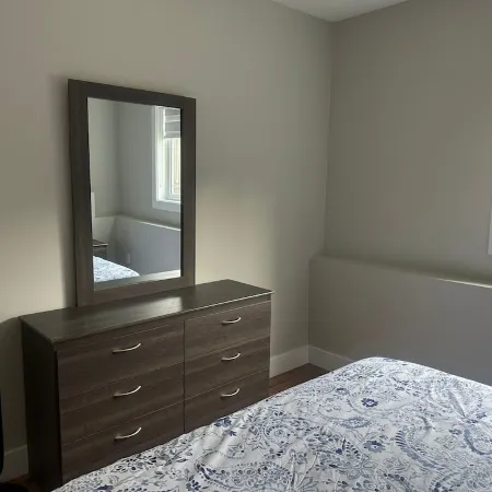 Spacious 2 bed 1 bath suit in West Abbotsford