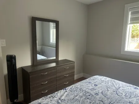 Spacious 2 bed 1 bath suit in West Abbotsford