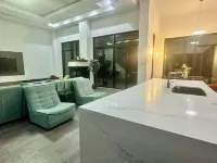 Lakeside Luxe Hotels in Pickering