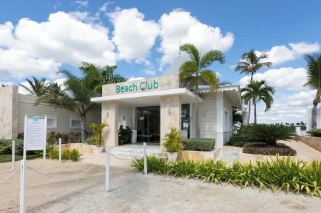 Elegant Seaside Villa Steps to Beach & Golf Course