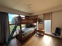 Group accomodation for sport team, family reunion, 5mn to city centre โรงแรมใน