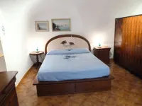 Casa Mamma Rosetta, one step away from the sea, the mountains and the cycle path Ξενοδοχεία στην πόλη Civezza