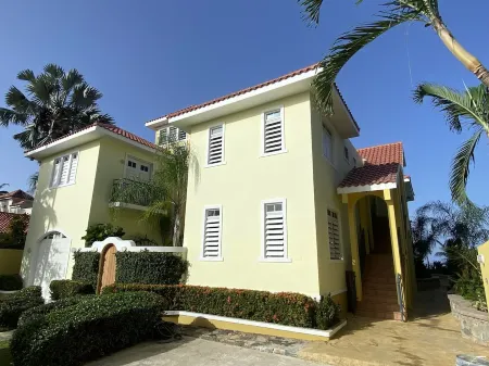 Villa 2 at Casa Aguas Azules - 2-Bedroom Beachfront Villa with Pool Отели в г. Кальваче