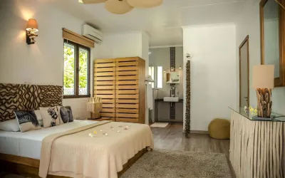 Les 3 Etoiles Holiday Villas Hotels near Anse Lazio