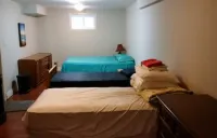 4+BDR Riverfront Retreat with Private Pool and Yard Hotel dekat The Stork Club - Big Band Museum and Hall of Fame