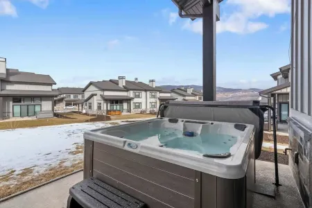 New East Deer Valley 1Min Away, Luxury 4Br Twin House,Hot Tub,  Park City 10 Min