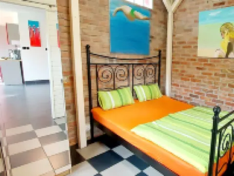 Stylish house in an idyllic, quiet location, large garden. 波利採縣酒店