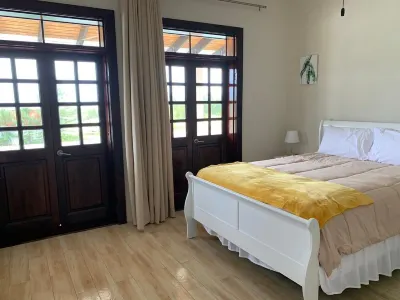 The Cedar Canalfront Penthouse