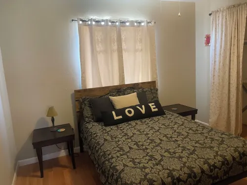 Safe and clean, 5 min away from shopping centers & restaurants. Pet-Friendly Hotels in Fort Mohave