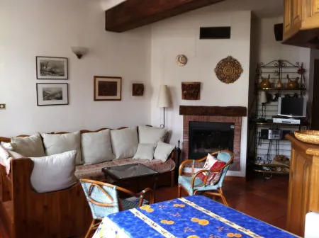 Apartment in listed building, Embrun town center