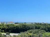 The Farmers Sun Private pool, hot tub, golf course views, minutes from the beach