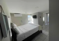 Newly remodeled studio, 7 min from Clearwater Beach