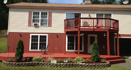 2400sf Secluded Family Mountain House 16 Acres- 2 Min to Jiminy Peak- Near Lenox