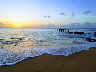 Ocean View Villas just a short walk from La Toc Beach! のホテル