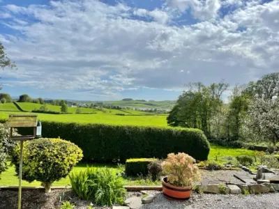 Cottage situated on Airds Farm close to Castle Douglas Hotels in 