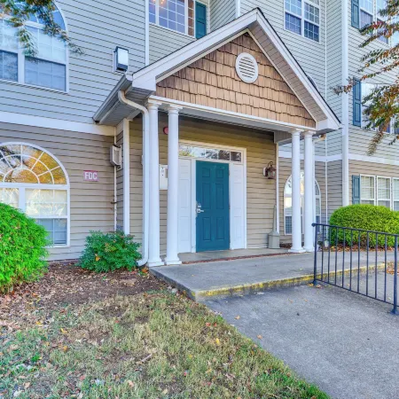 Easy Access to Dtwn: High Point Condo