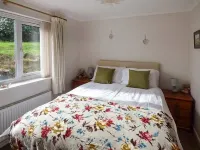 Simdda Wen Cottage Hotels in Llanfair-Mathafarn-Eithaf