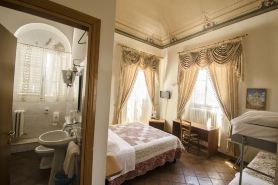 Hotel Iris