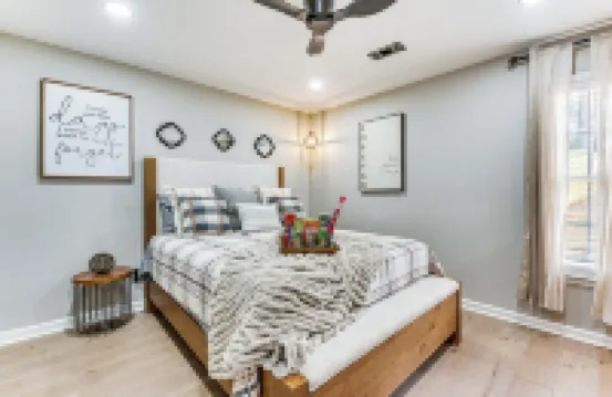 4 Mi to Airport: Atlanta Home w/ Deck & Hot Tub Hotel di 