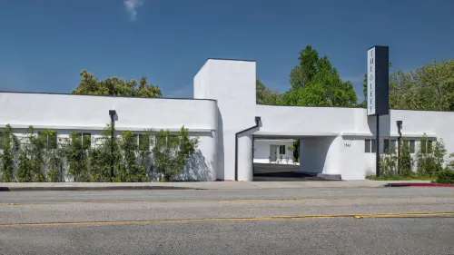 The LEEF Hotel Hotels in Glendale