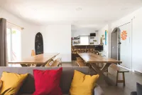 Good Feeling Hostel & Guest House فنادق في Vila do Bispo
