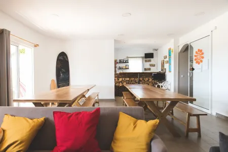 Good Feeling Hostel & Guest House