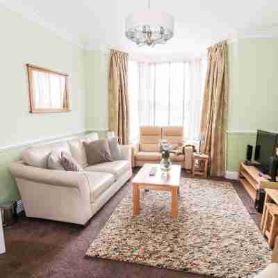 Oakhurst Rooms