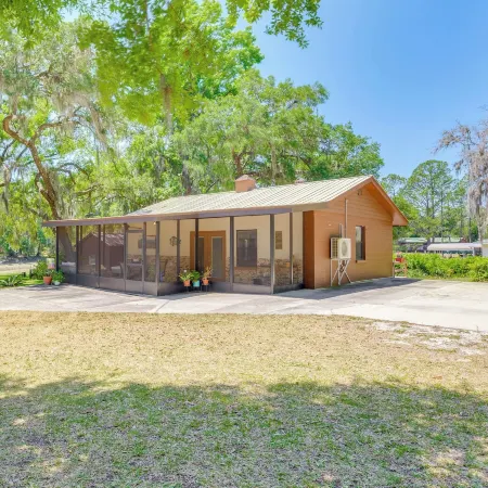 < 1 Mi to Lake Rousseau: Waterfront Home!