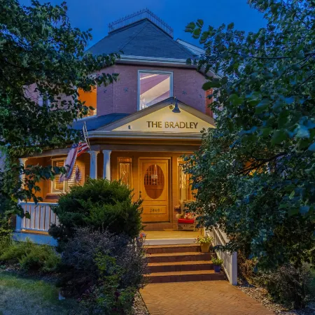 The Bradley Boulder Inn