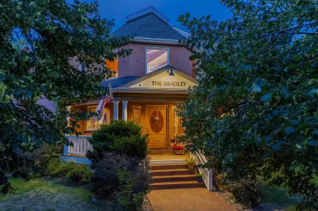 The Bradley Boulder Inn Отели в г. Боулдер