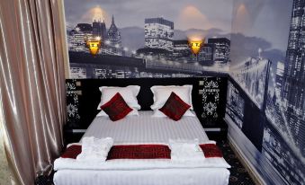 Enigma Hotel