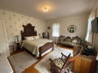 The Dominion House Bed & Breakfast Hotels in Blooming Grove