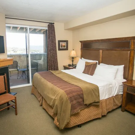 Stay in Comfort While Enjoying Valley Views Save 20% on 7 Nights!