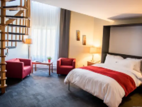 聖皮埃爾湖酒店 三河城酒店