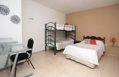 Casa de Ana - Habitación Privada Hôtels à proximité de : Stade Toro Valenzuela