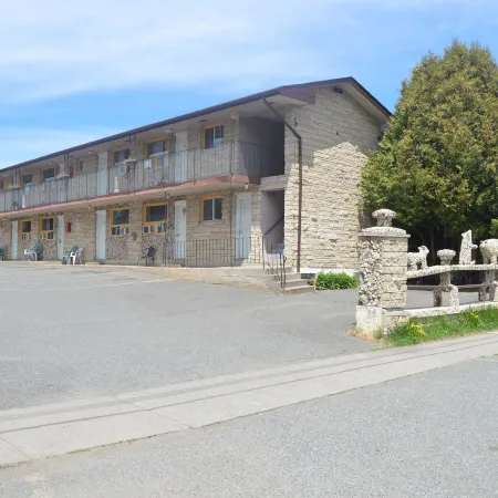 Modern Motel