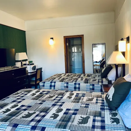 Holiday Lodge