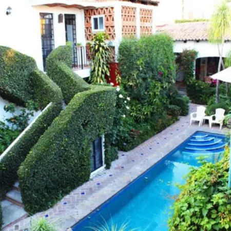 Casa Flores Bed & Breakfast