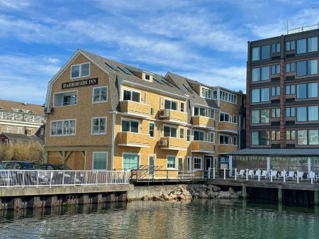 Harborside Inn Отели рядом с достопримечательностью «Клифф Уолк»