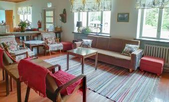 Vanhan Koulun Majatalo-Old School Guest House