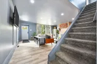 Yinz Retreat, above the City Home