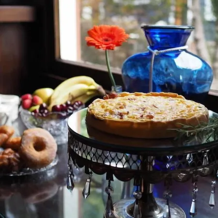 Lady Geneva Bed & Breakfast