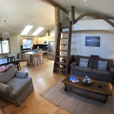 Black Bear Guesthouse