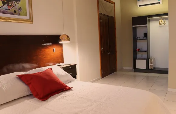 伊考特套房酒店