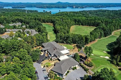Lake Front Keowee Condo W/ Balcony & Resort Amenities! 2 Bedroom Condo by RedAwning Hotels in Oconee County