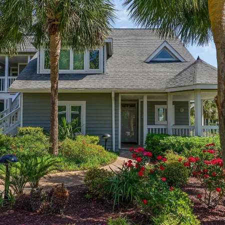 Gorgeous and Spacious 4 Bedroom Villa - 8D Windermere by the Sea Villa