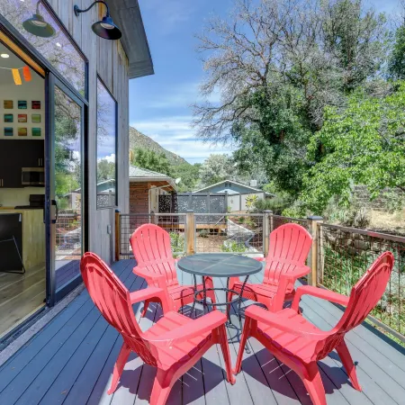 Mtn-View New Castle Escape w/ Grill!