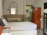 Golden Lantern Guest Lodge Hotels in Warmbad