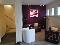 Logis Hôtel & Restaurant les Perce-Neige Luisans 호텔